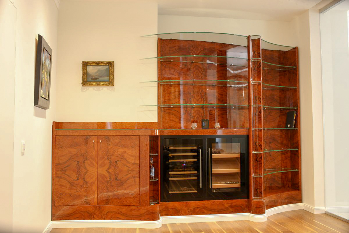 Cabinet set with humidor